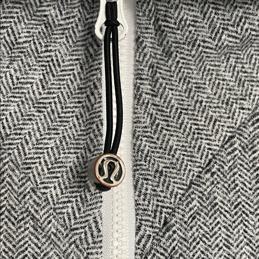 lululemon athletica Gray Ribbed Zip Bomber Jacket with White Trim PTP 18 M/L